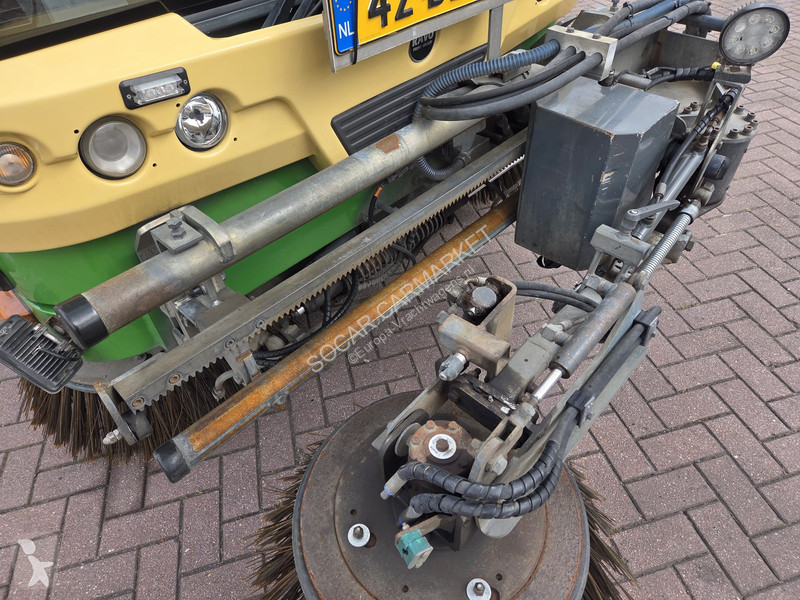 آلة لصيانة الطرق Ravo 580 Sweeper, third arm,...