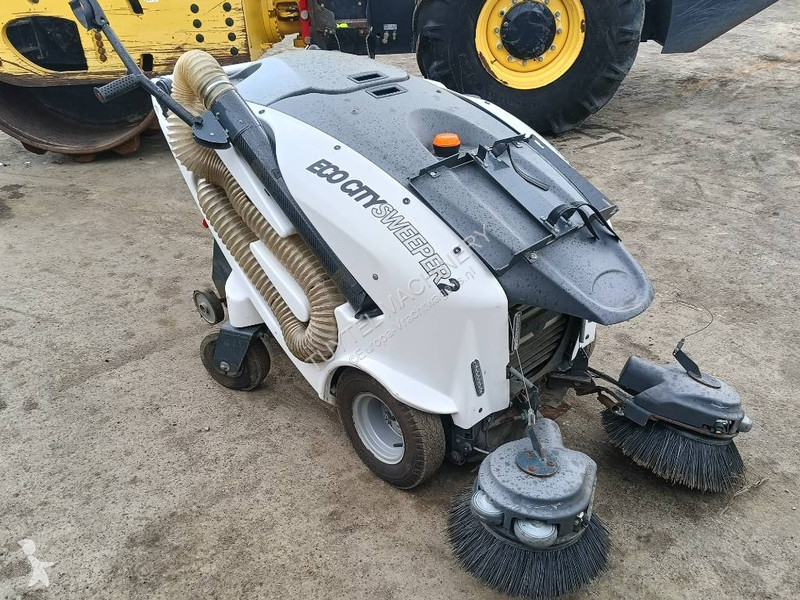 معدات التنظيف  Itala 135 BT street sweeper...