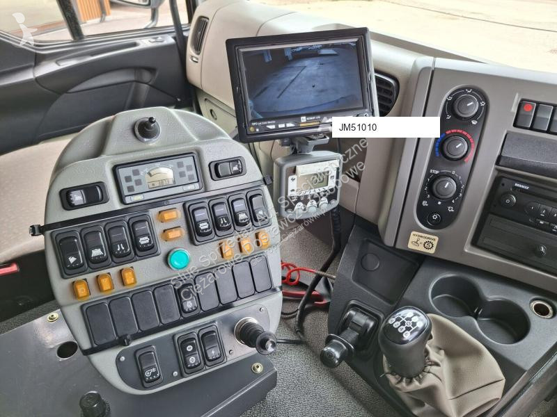 آلة لصيانة الطرق Renault 220