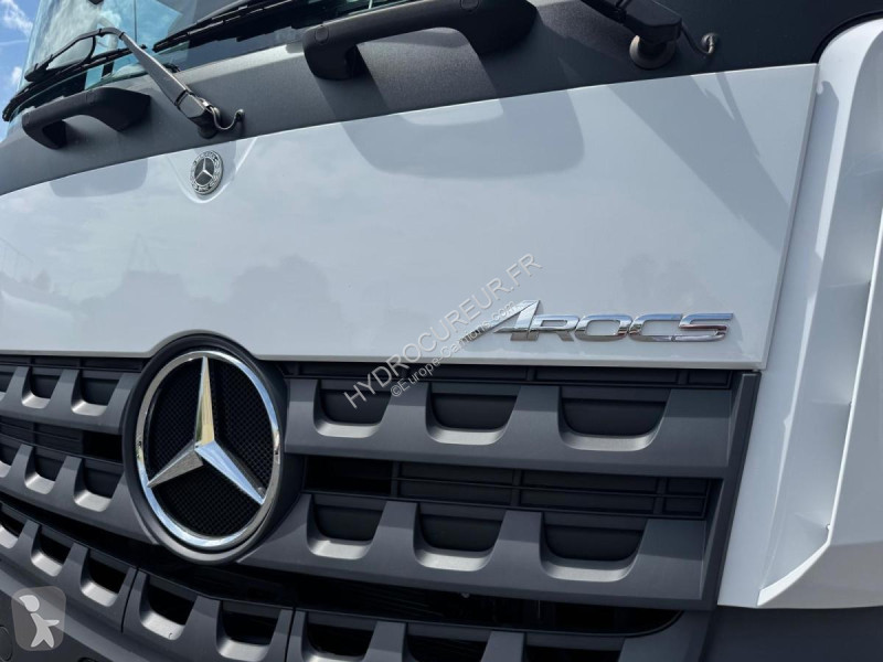 آلة لصيانة الطرق Mercedes AROCS
