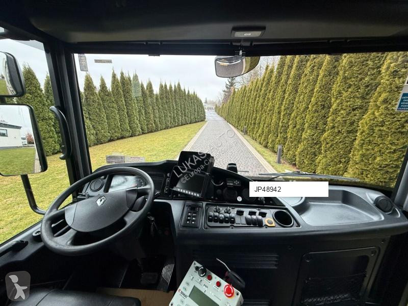 آلة لصيانة الطرق Renault D26
