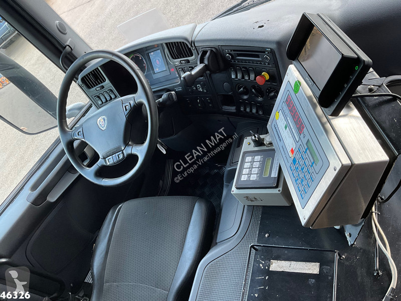 آلة لصيانة الطرق Scania 320 Zoeller 22m³