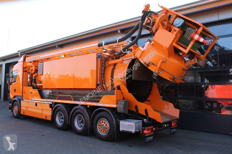 آلة لصيانة الطرق Scania 450 8x4 Kroll 19m³...