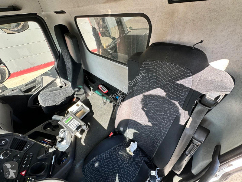 Engin de voirie Mercedes 2533 6x2 FAUN...