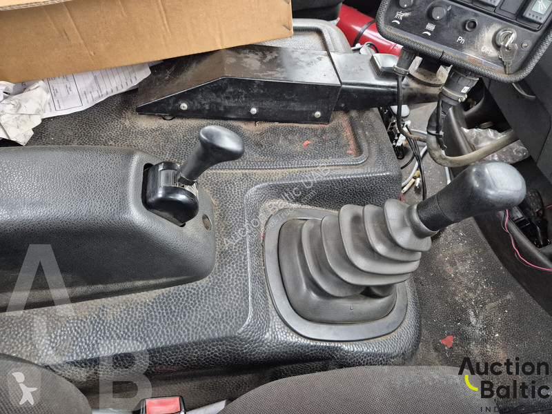 Engin de voirie Mercedes 1216