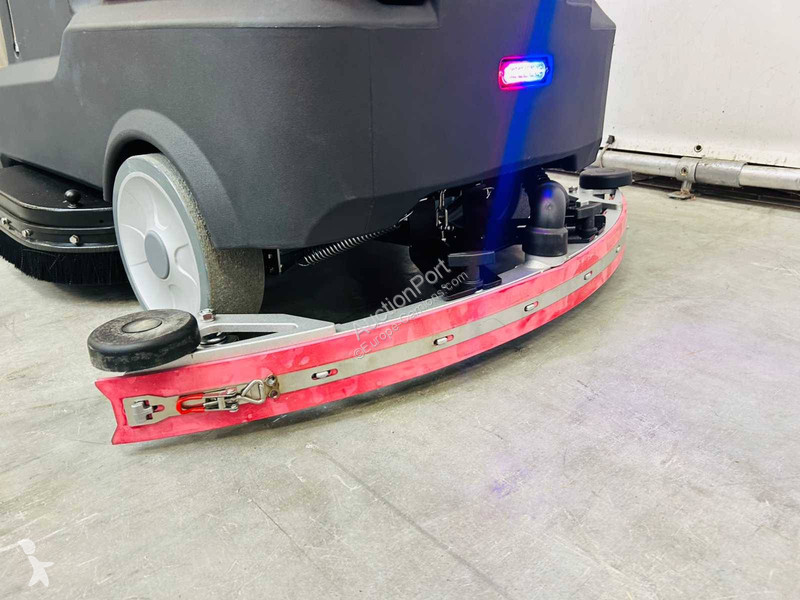 Vehículo de limpieza viaria  NR810