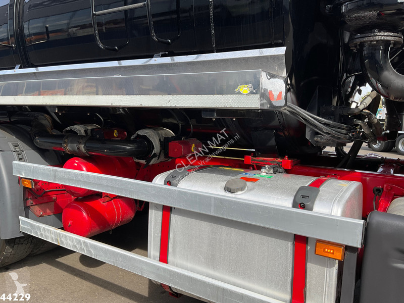 Silniční stroje Scania 440 6x4 Saugwagen