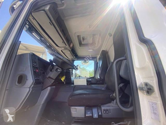 Vehículo de limpieza viaria Scania 280