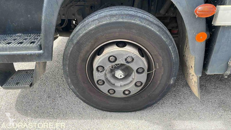 Útfenntartó-és-karbantartógép Iveco 120ELG20