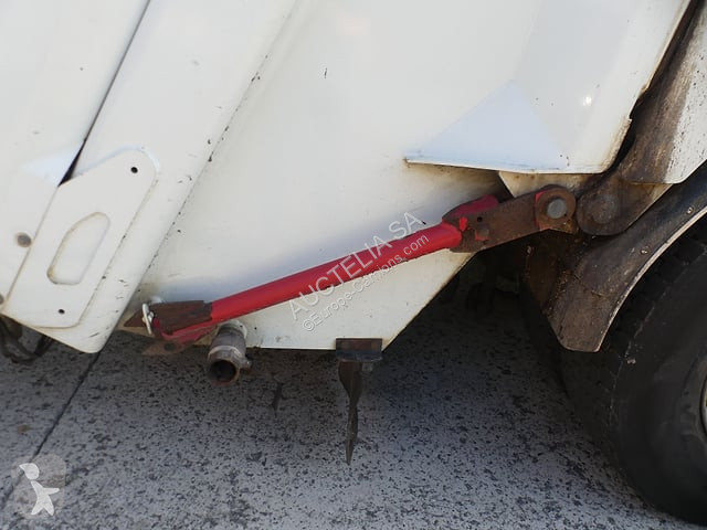 Vehículo de limpieza viaria Renault D19