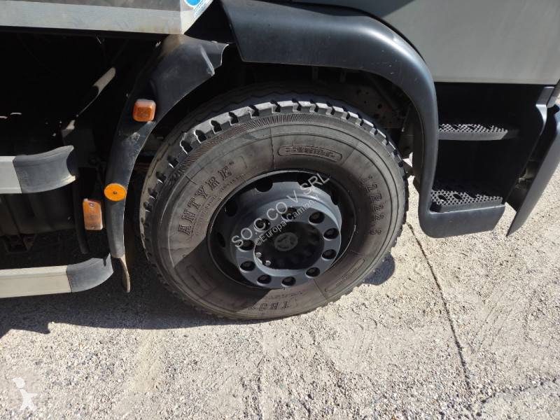 Vehículo de limpieza viaria Iveco 170 E 27