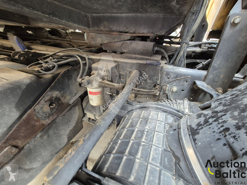 Engin de voirie Volvo 340