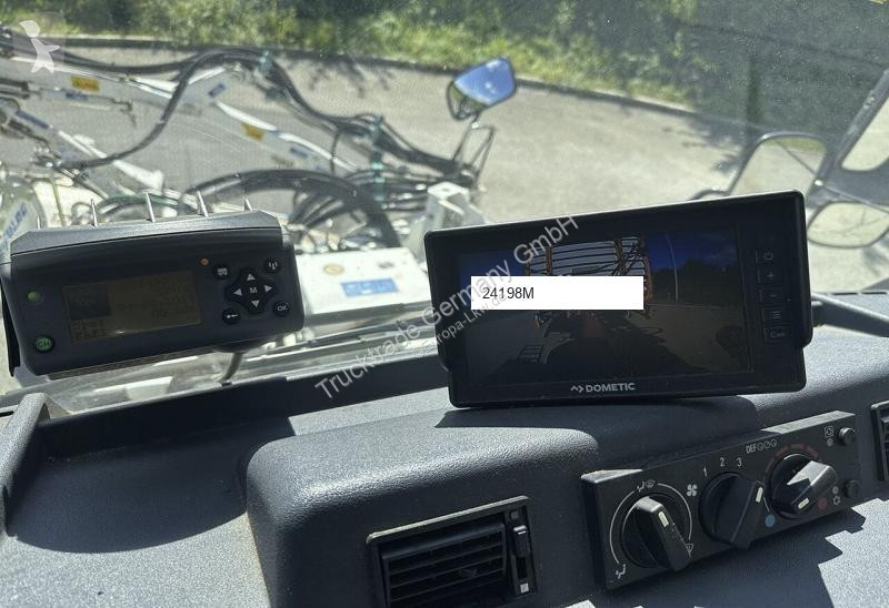 Engin de voirie Mercedes U400
