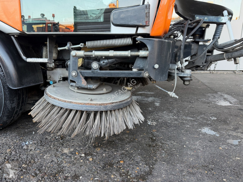 Engin de voirie Bucher Schoerling city cat 2020