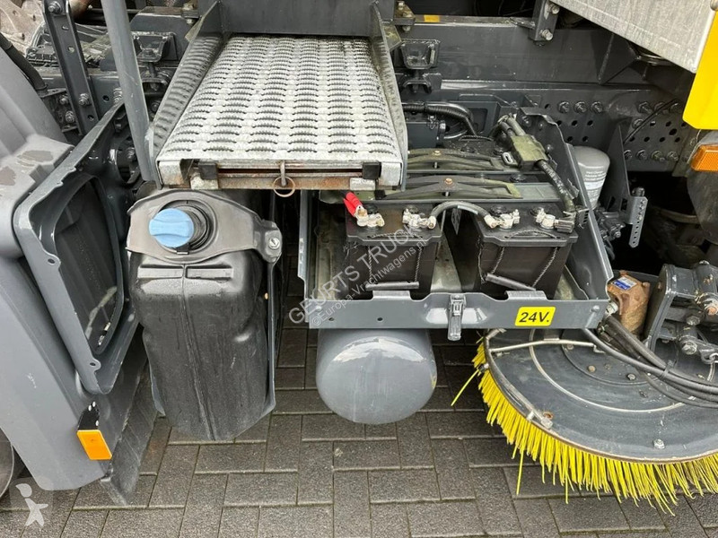 Silniční stroje Mercedes 1824 4X2 BEAM A9000...