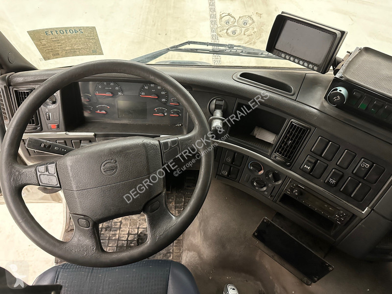 Silniční stroje Volvo 330