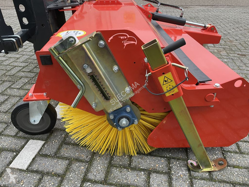 Vägmaskiner  K600-240 Veegmachine