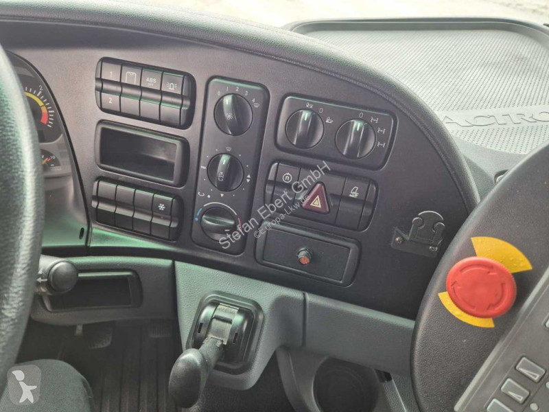 Silniční stroje Mercedes 2032 A 4x4 Bucher STKF...