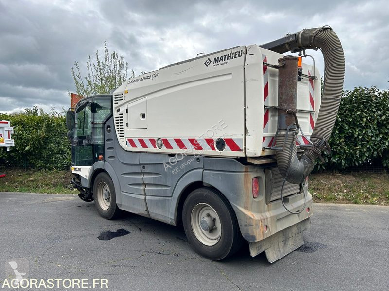 Gemeentevoertuig Mathieu GRAND AZURA MC 400