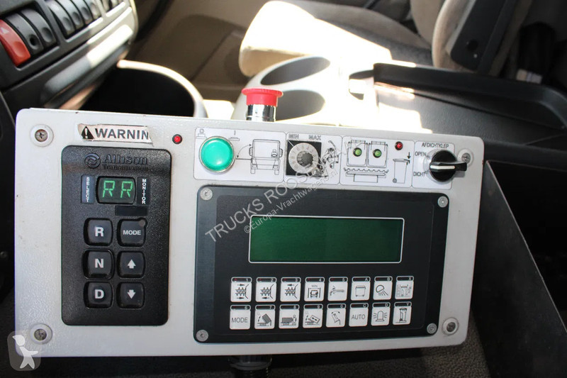 آلة لصيانة الطرق DAF 310 + 6X2 STEERING