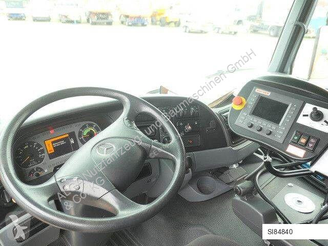 Silniční stroje Mercedes 2032 A 4x4, Bucher...