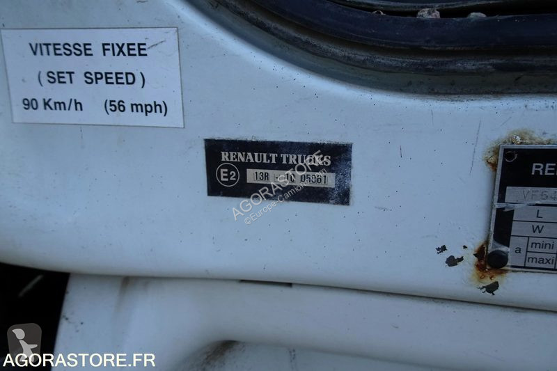 آلة لصيانة الطرق Renault MIDLUM