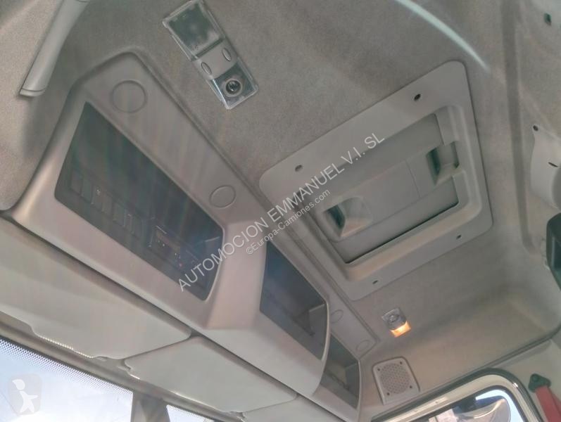آلة لصيانة الطرق Renault 320.26