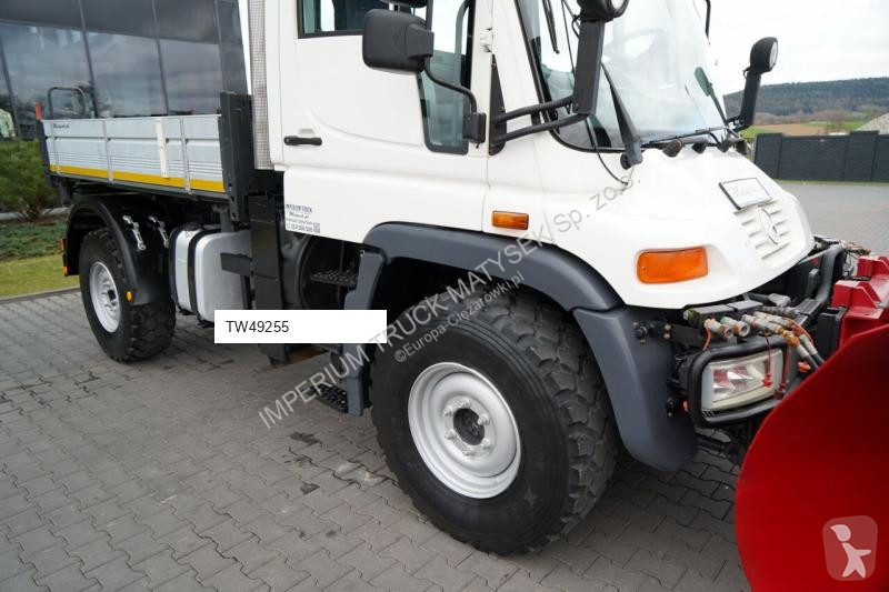 Útfenntartó-és-karbantartógép Mercedes UNIMOG...