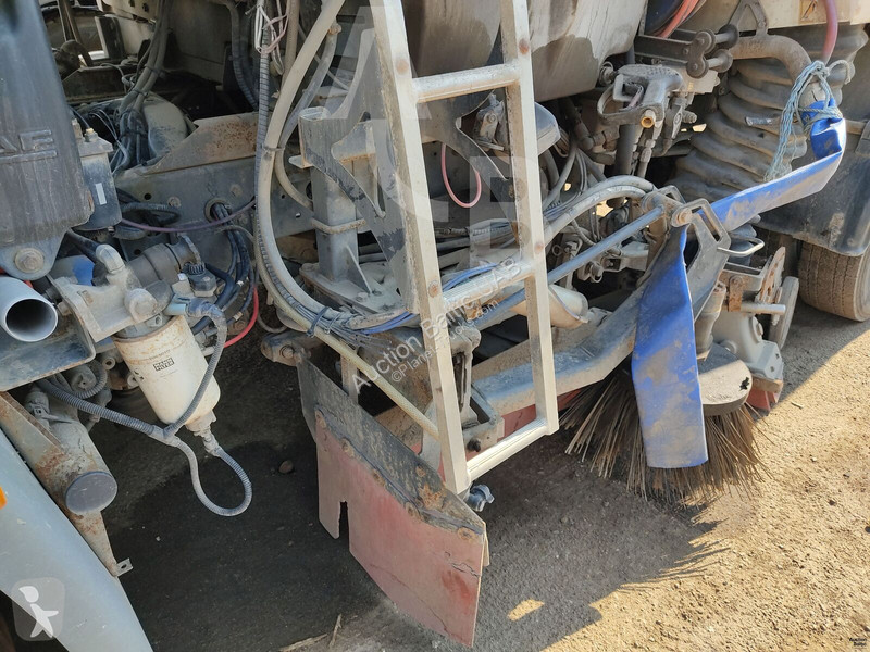 Engin de voirie DAF 160
