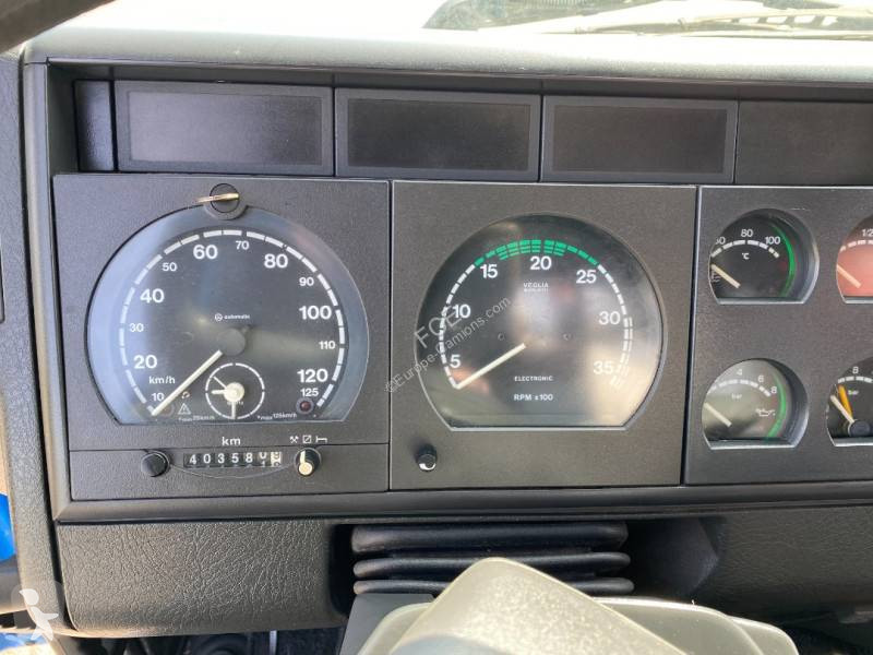 آلة لصيانة الطرق Iveco