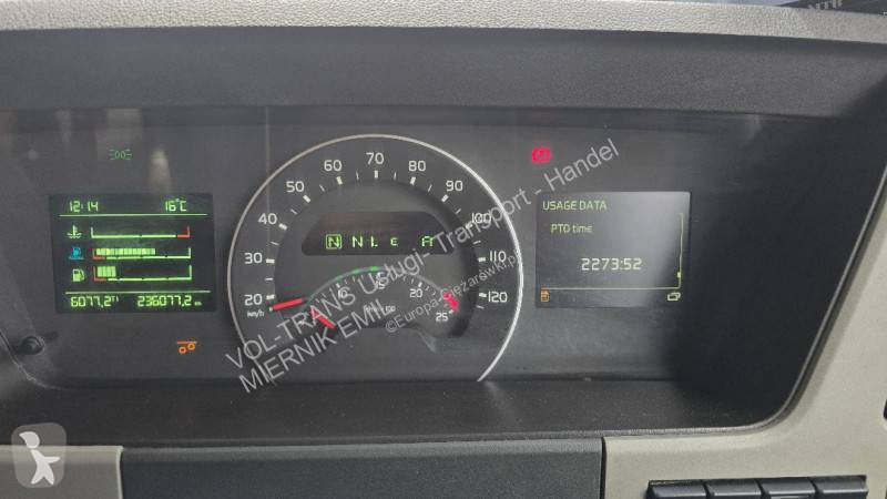 آلة لصيانة الطرق Volvo