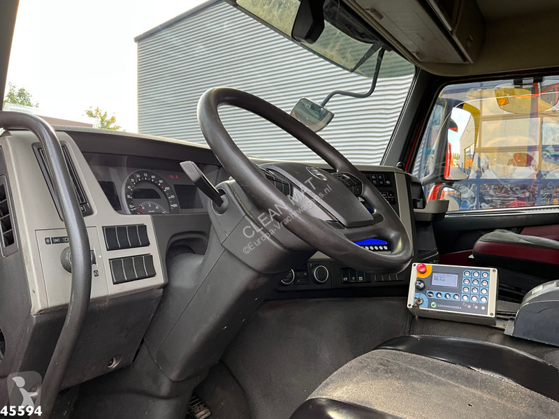 Коммунальная техника  Volvo 330 Euro 6 Geesink...