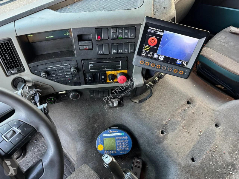 Engin de voirie Volvo 330 6X2 DENNIS EAGLE ROS...