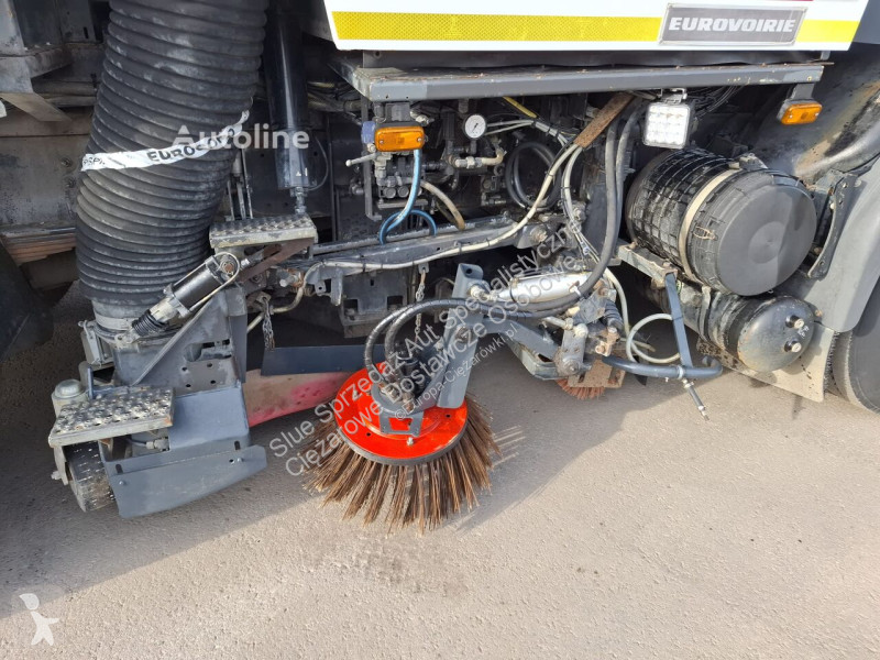 آلة لصيانة الطرق Renault 260