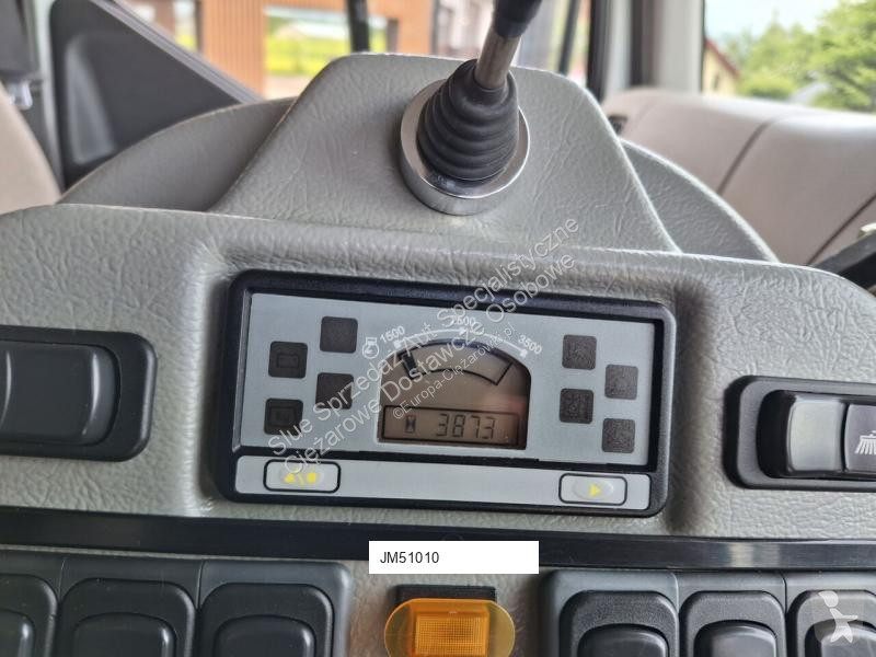 آلة لصيانة الطرق Renault 220