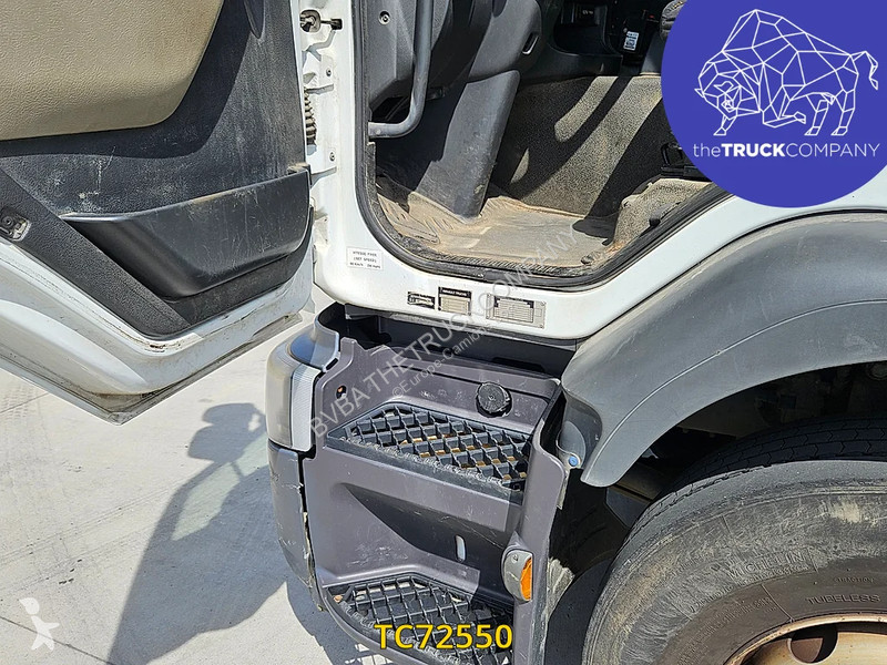 Engin de voirie Renault 270