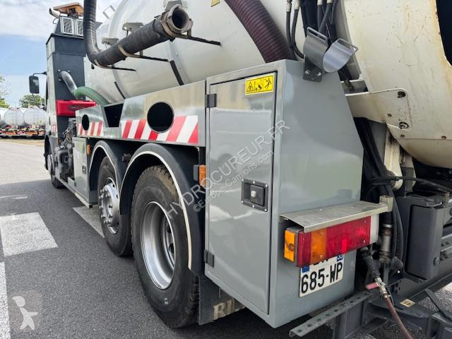 آلة لصيانة الطرق Renault 370 DCI