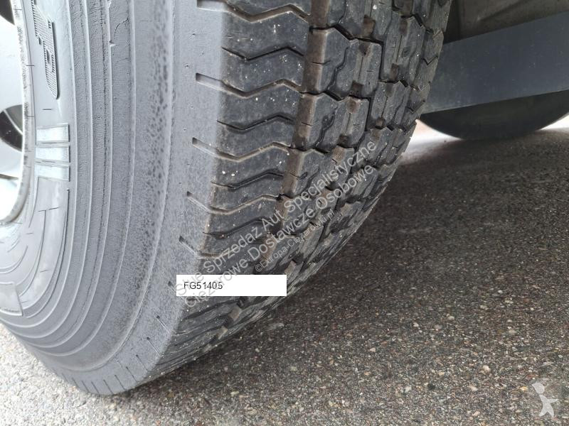Silniční stroje Mercedes press 522 Zoeller