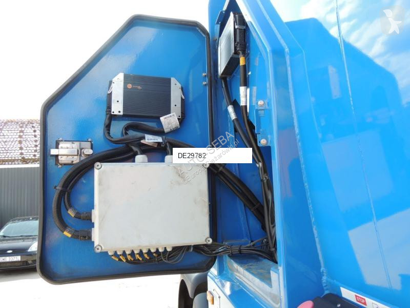 آلة لصيانة الطرق Volvo FE 320 62TR