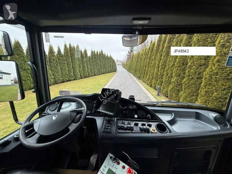 آلة لصيانة الطرق Renault D26