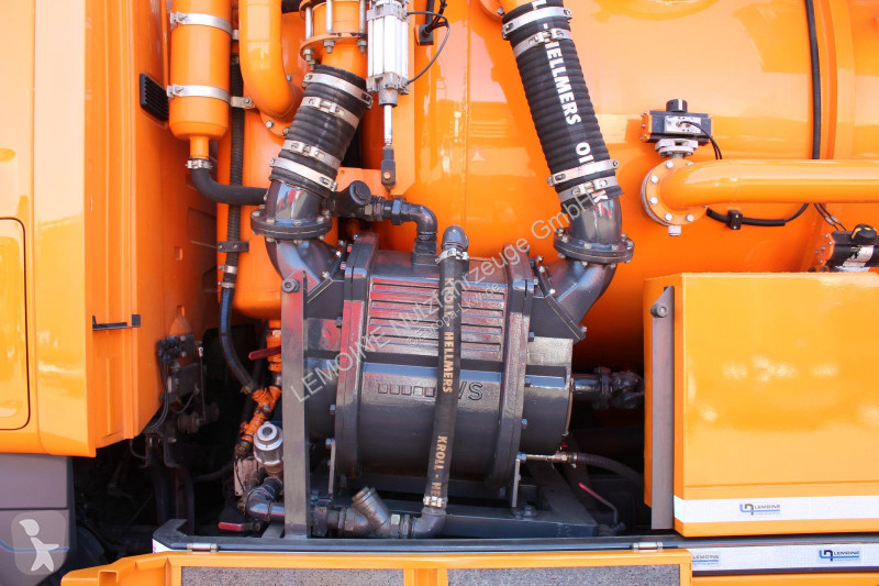 آلة لصيانة الطرق Scania 450 8x4 Kroll 19m³...
