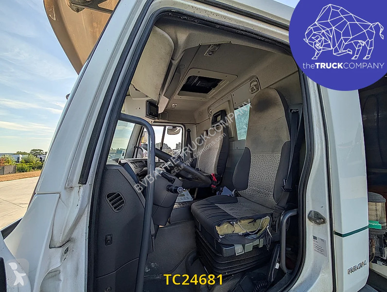 آلة لصيانة الطرق Renault 320