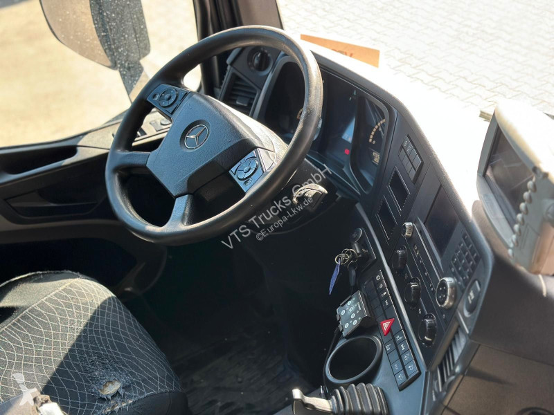 Engin de voirie Mercedes 2533 6x2 FAUN...