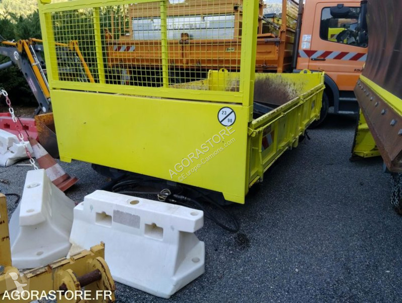 Engin de voirie  15.240