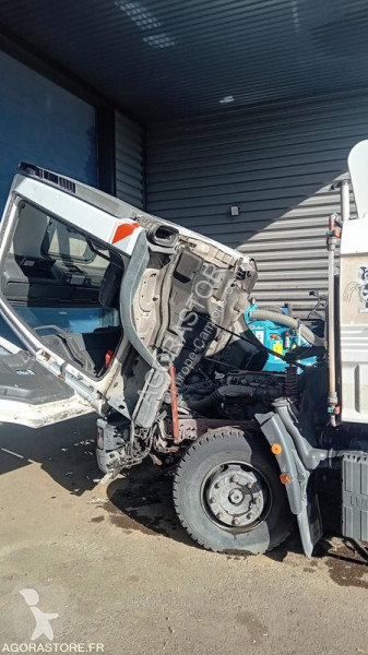 Útfenntartó-és-karbantartógép Iveco 100E18