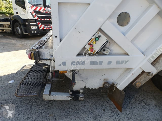 Vehículo de limpieza viaria Renault D19