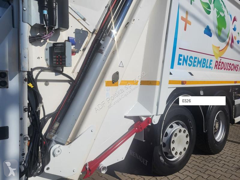 Vehículo de limpieza viaria Renault D Wide /...