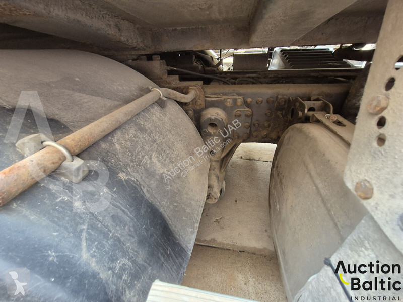 Engin de voirie Volvo 340