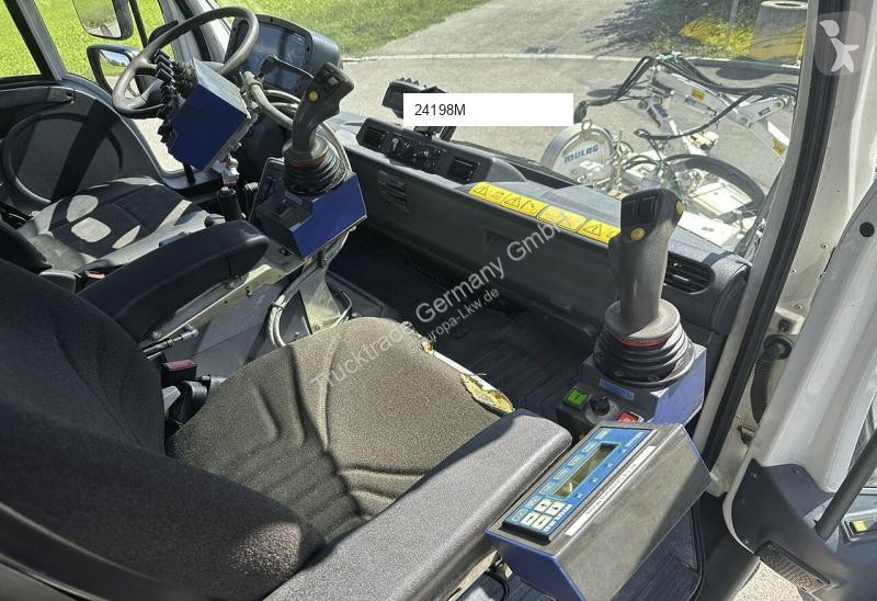 Engin de voirie Mercedes U400