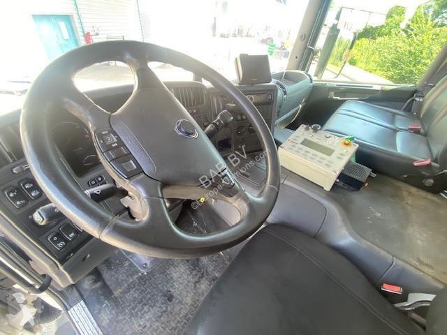 آلة لصيانة الطرق Scania 280